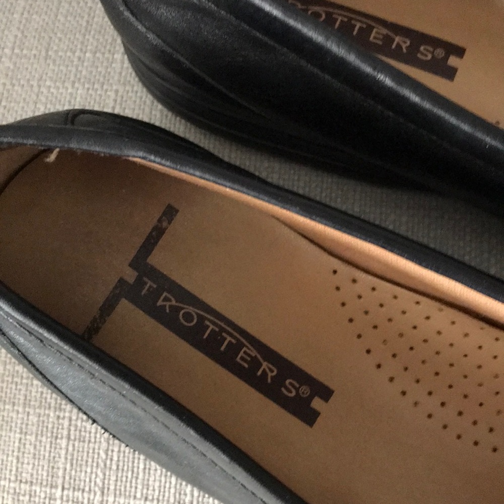 Shoes - Picture 4 of 4